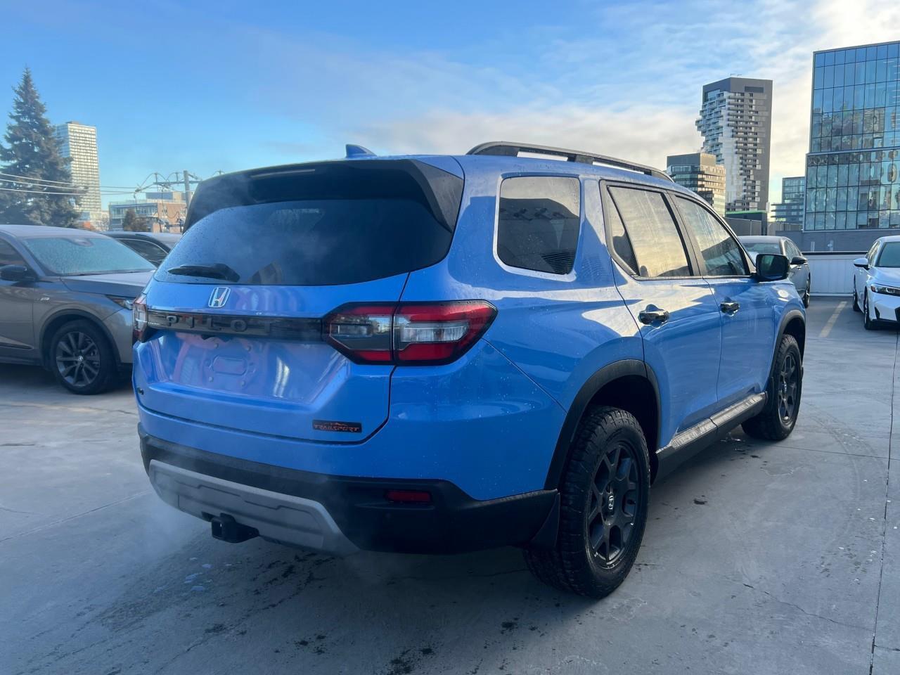 2023 Honda Pilot TrailSport 4dr All-Wheel Drive Photo4