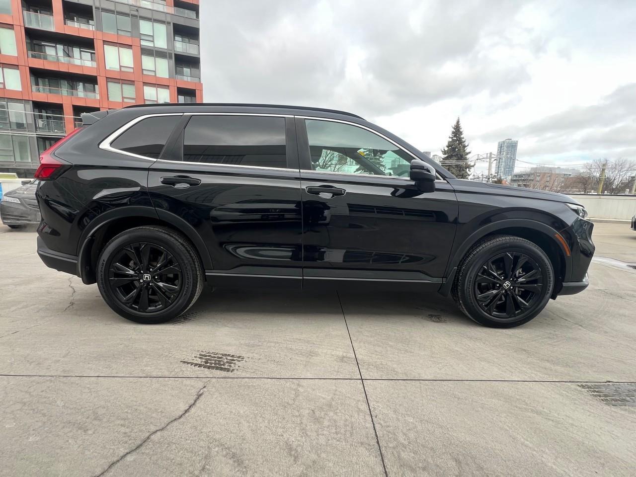 2023 Honda CR-V Hybrid Touring 4dr All-Wheel Drive Photo