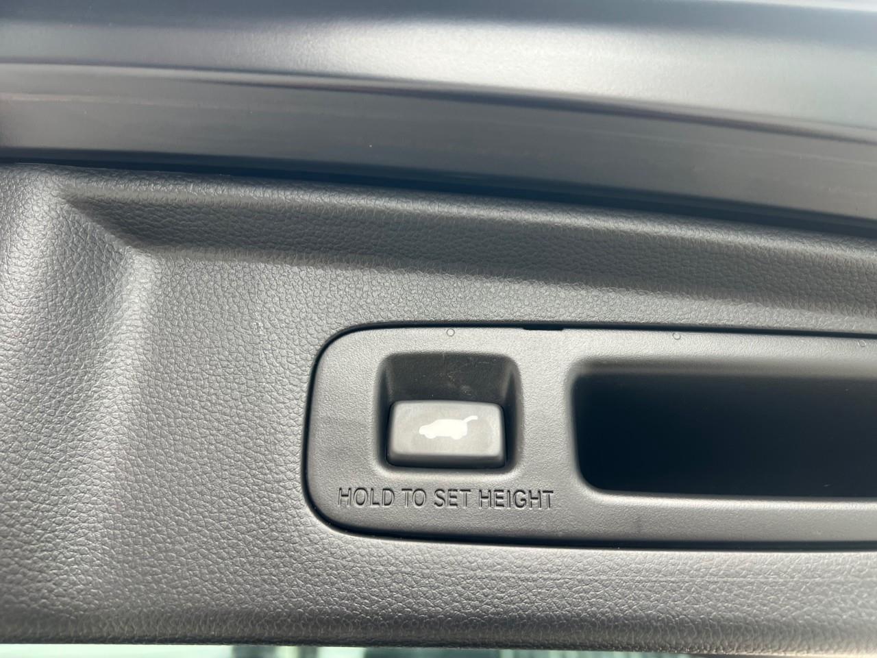 2023 Honda CR-V Hybrid Touring 4dr All-Wheel Drive Photo