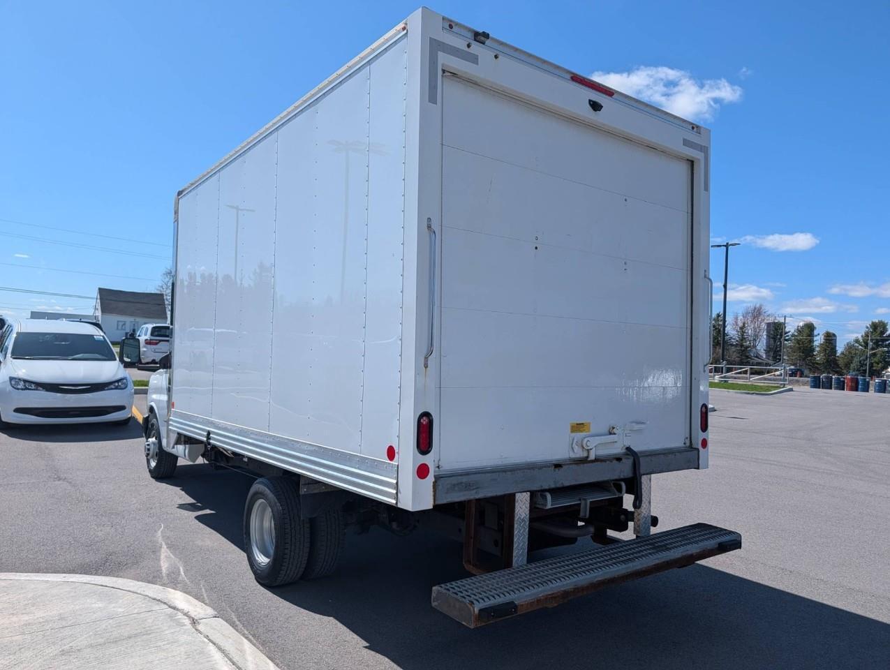 2024 GMC Savana Work Van 2024 SAVANA 3500 CUTAWAY 159 WB DRW Photo