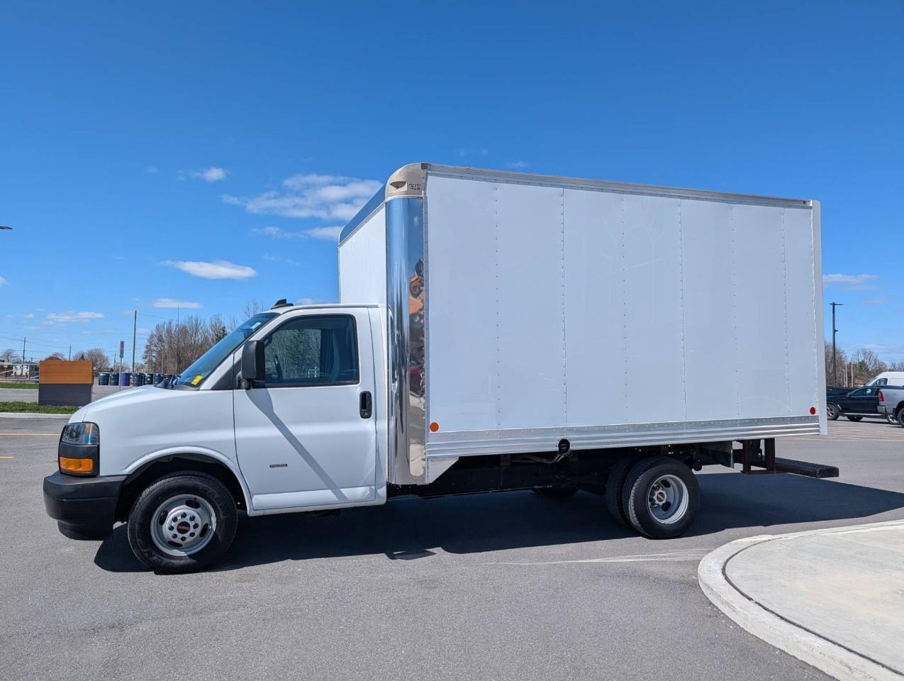 2024 GMC Savana Work Van 2024 SAVANA 3500 CUTAWAY 159 WB DRW Photo