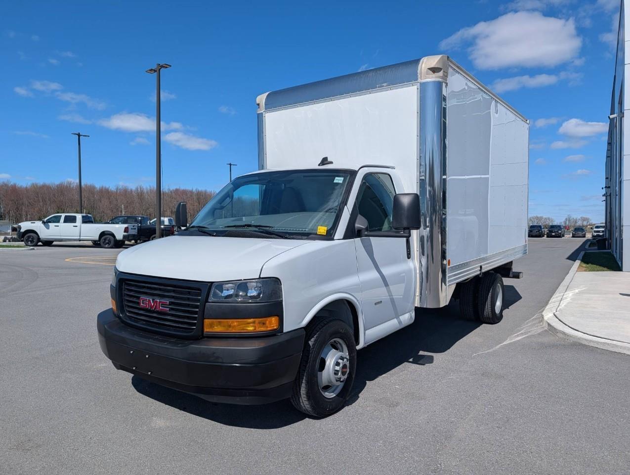 2024 GMC Savana Work Van 2024 SAVANA 3500 CUTAWAY 159 WB DRW Photo