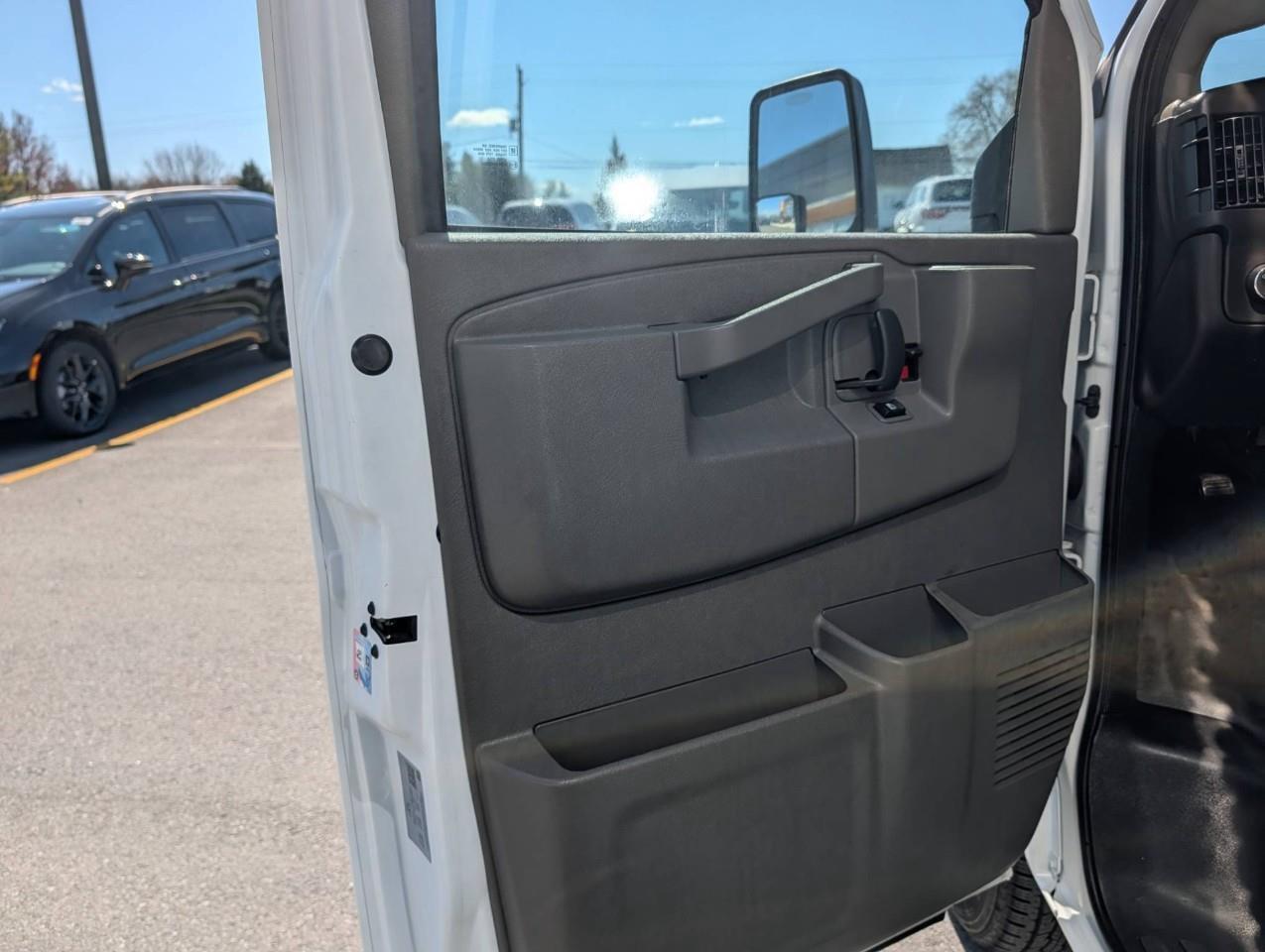 2024 GMC Savana Work Van 2024 SAVANA 3500 CUTAWAY 159 WB DRW Photo