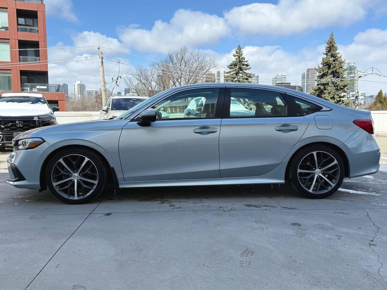 2022 Honda Civic Touring 4dr Sedan Photo