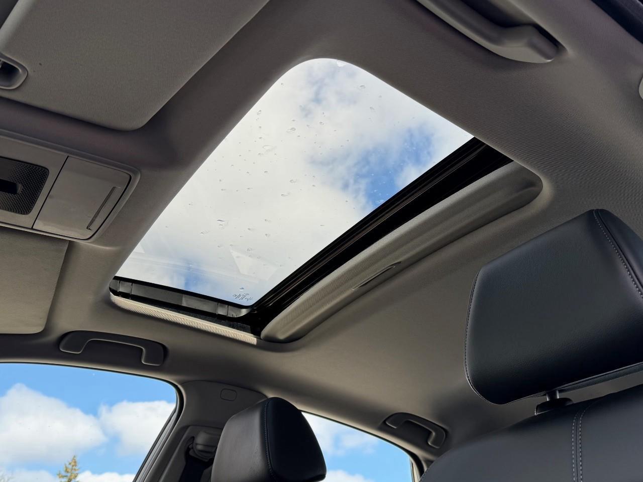 2022 Honda Civic Touring 4dr Sedan Photo