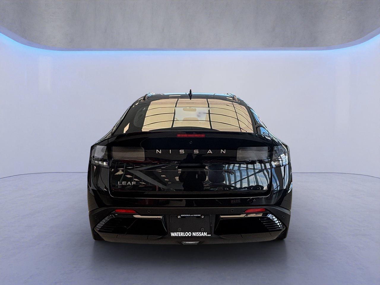 2026 Nissan Leaf PLATINUM+ Photo