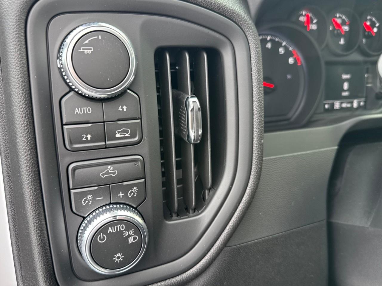 2026 GMC Sierra 1500 Crew Cab Short Box 4-Wheel Drive Pro Photo