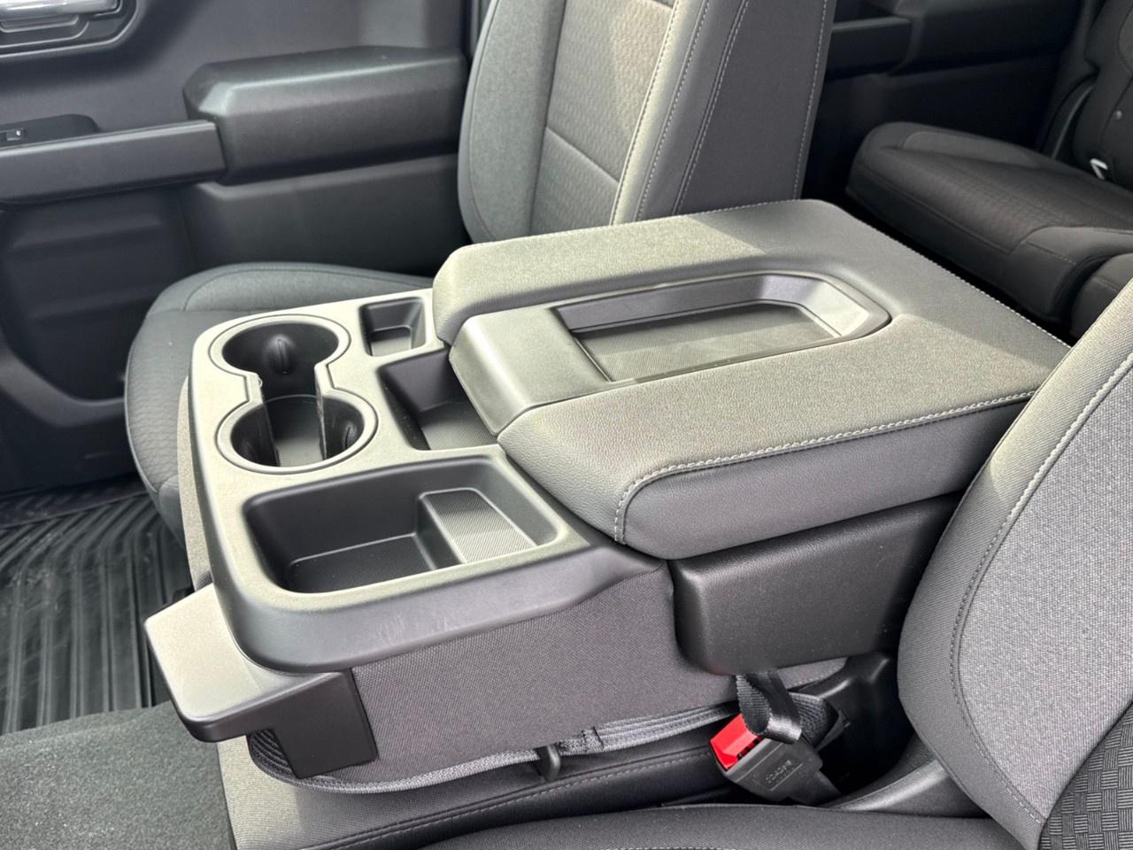 2026 GMC Sierra 1500 Crew Cab Short Box 4-Wheel Drive Pro Photo