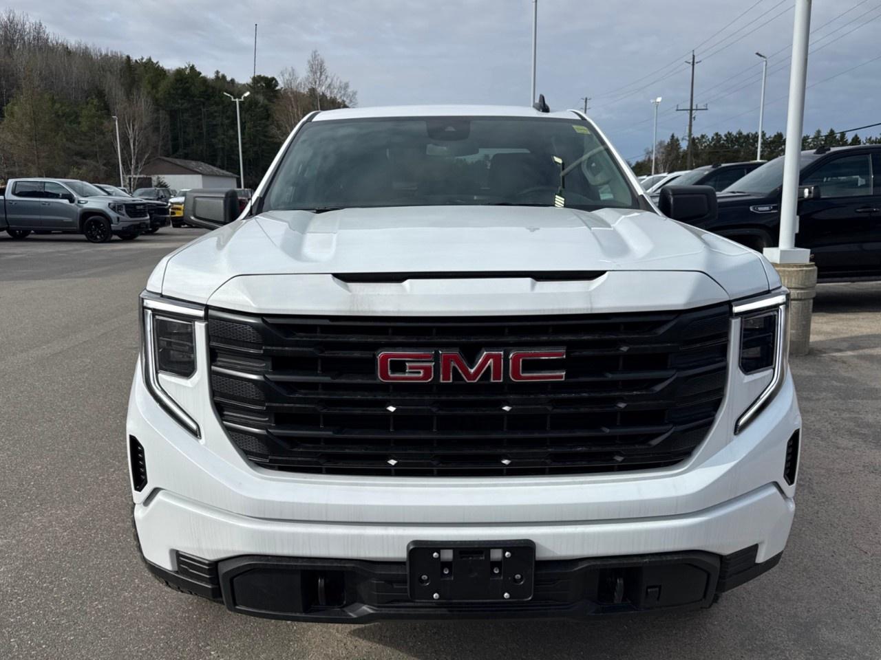 2026 GMC Sierra 1500 Crew Cab Short Box 4-Wheel Drive Pro Photo