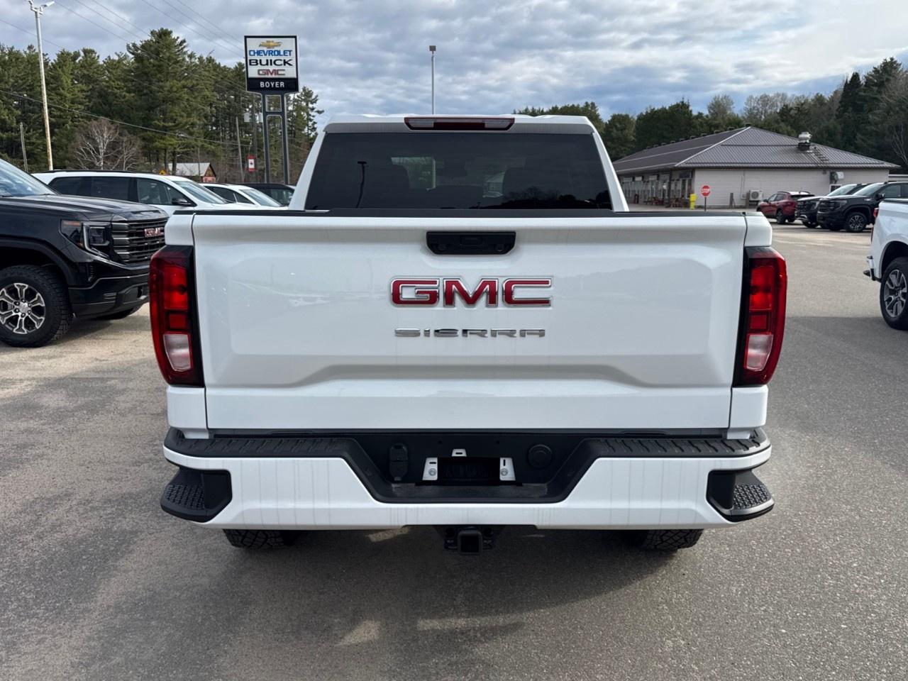 2026 GMC Sierra 1500 Crew Cab Short Box 4-Wheel Drive Pro Photo