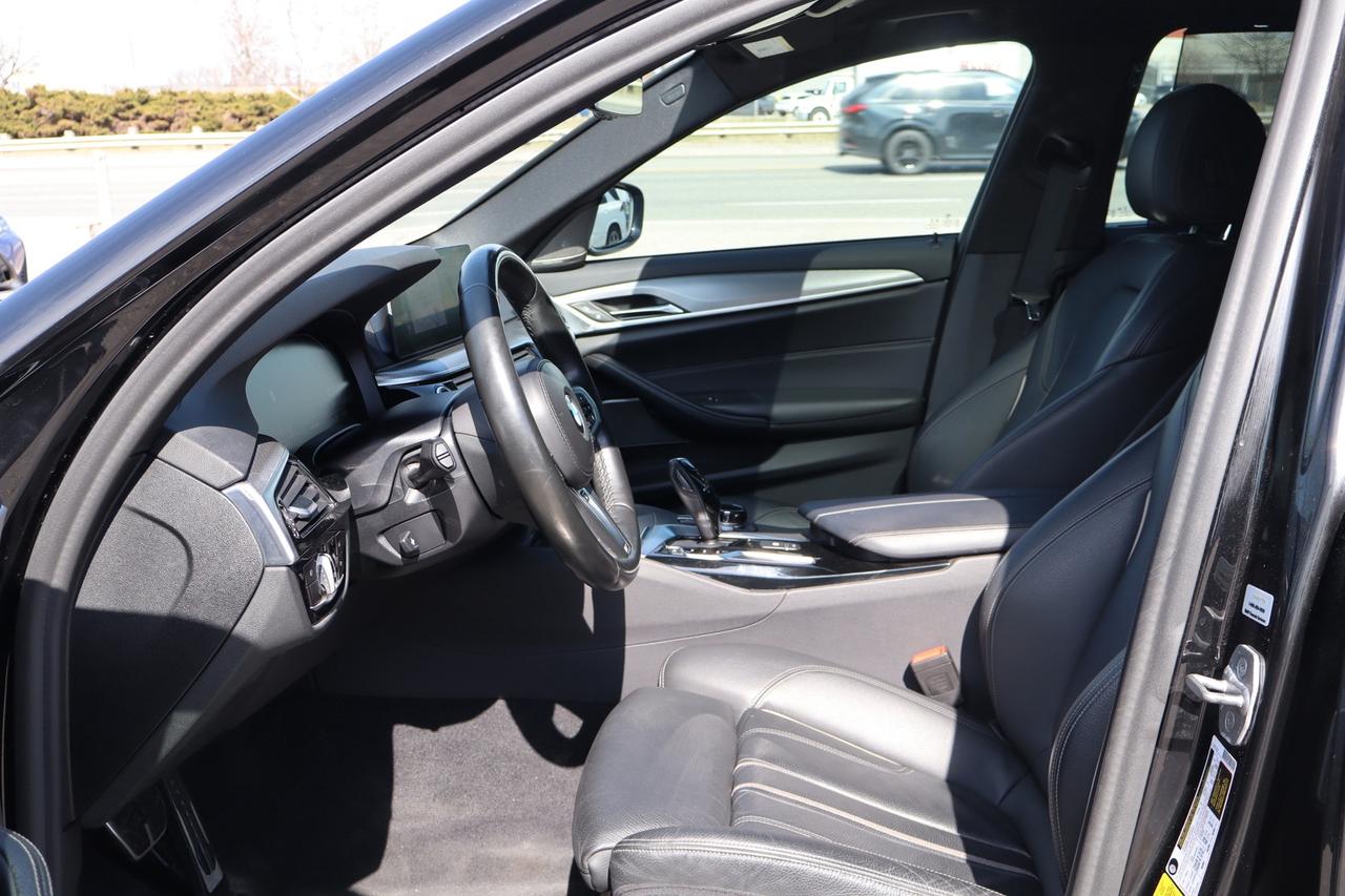 2020 BMW 5 Series 530i xDrive Photo