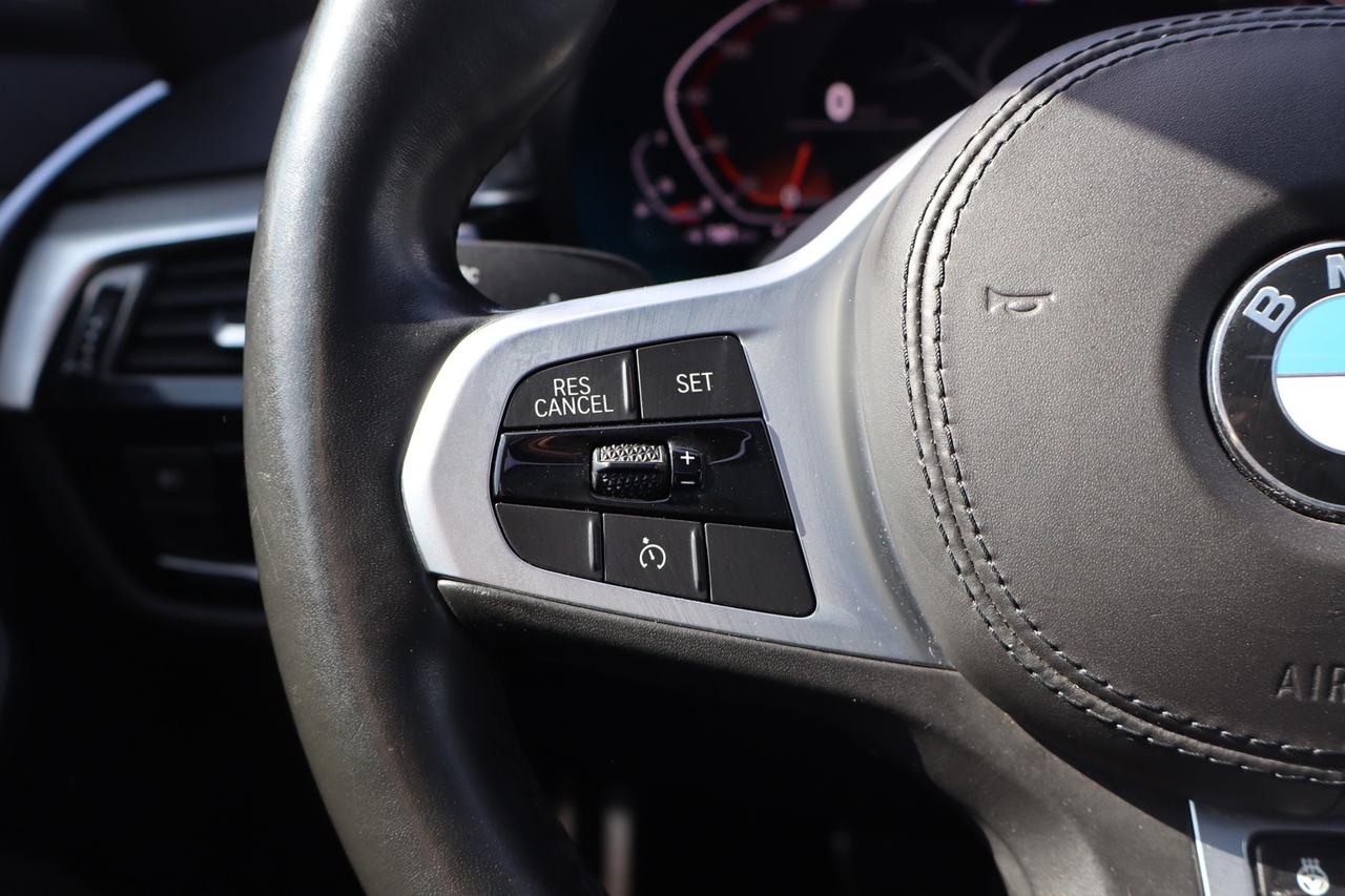 2020 BMW 5 Series 530i xDrive Photo