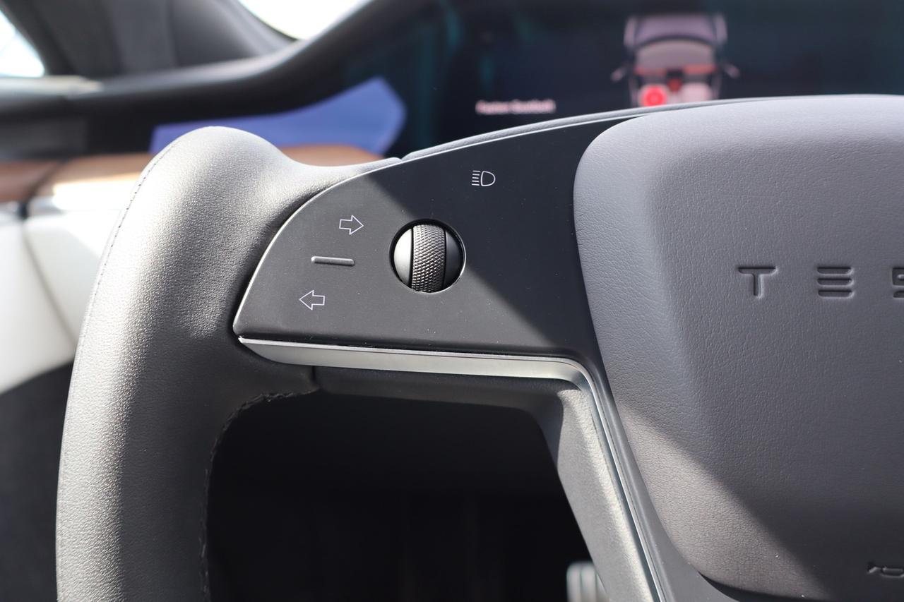 2022 Tesla Model S Long Range   Dual Motor   Yoke Steering   White In Photo