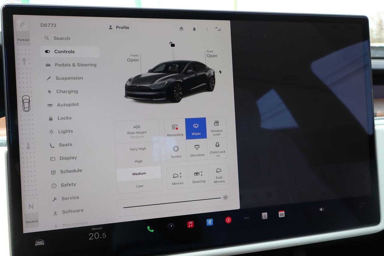 2022 Tesla Model S Long Range   Dual Motor   Yoke Steering   White In Photo