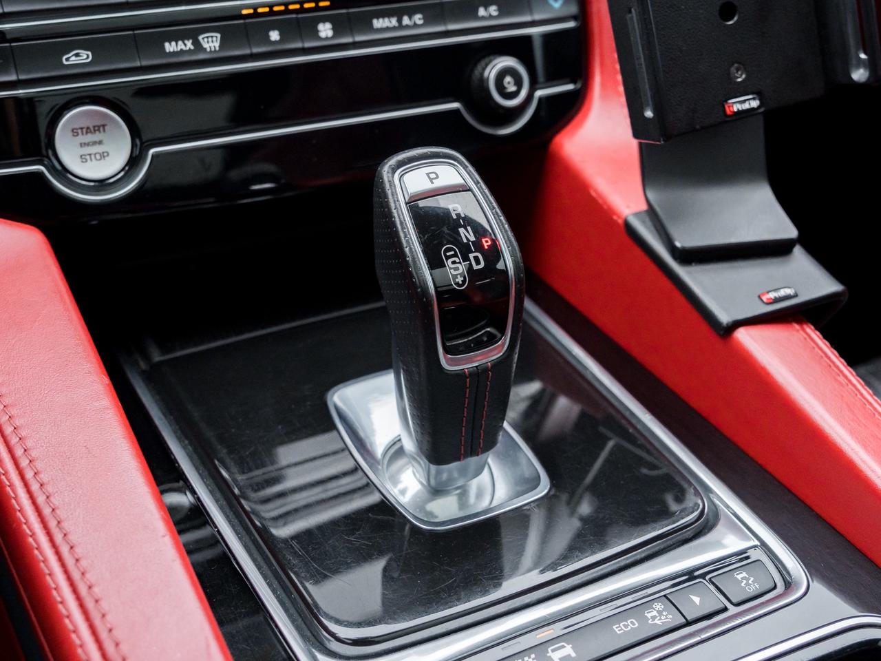 2020 Jaguar F-PACE SVR AWD   FINANCE AS LOW AS 6.49% Photo