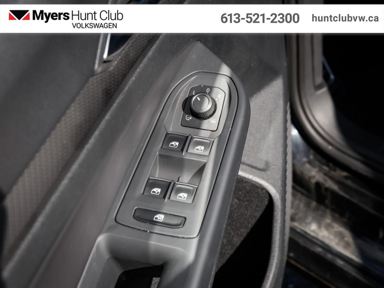 2024 Volkswagen Golf R DSG Photo