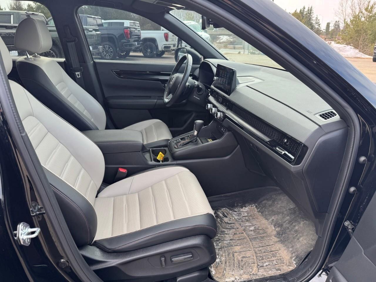 2024 Honda CR-V Hybrid Touring AWD Photo