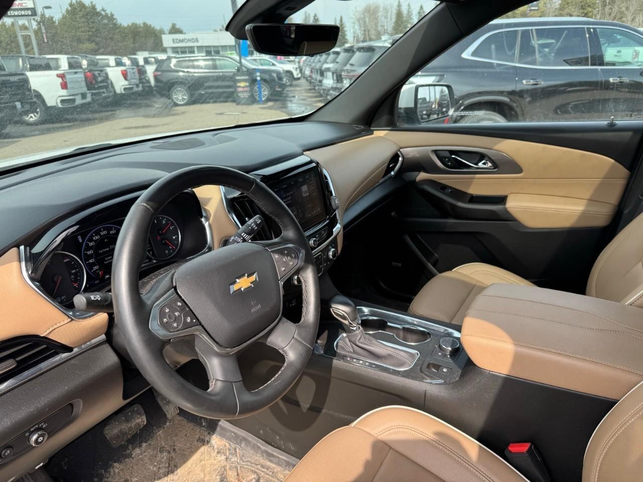 2023 Chevrolet Traverse AWD 4DR PREMIER Photo