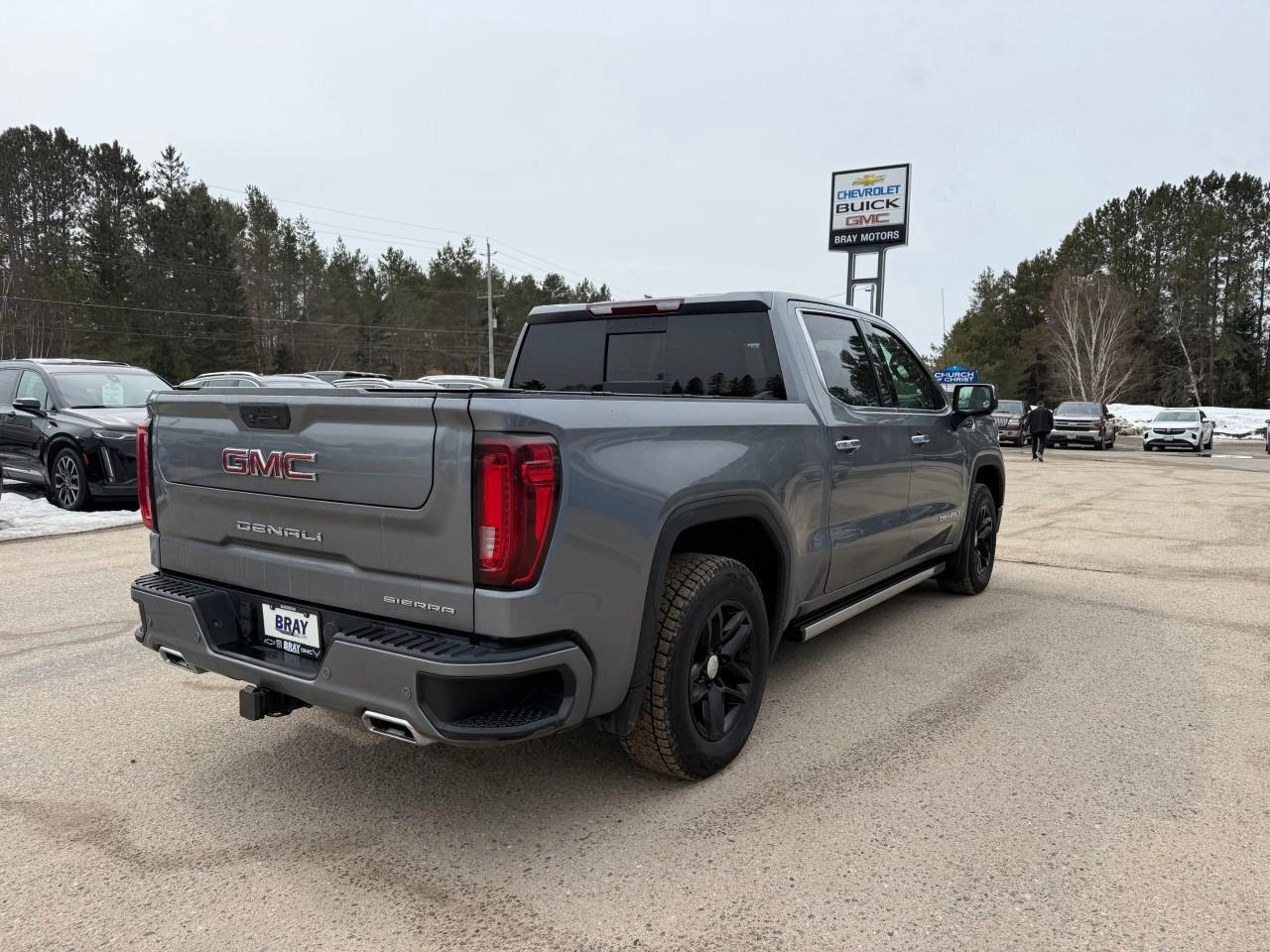 2022 GMC Sierra 1500 Limited 4WD Crew Cab 147  Denali Photo
