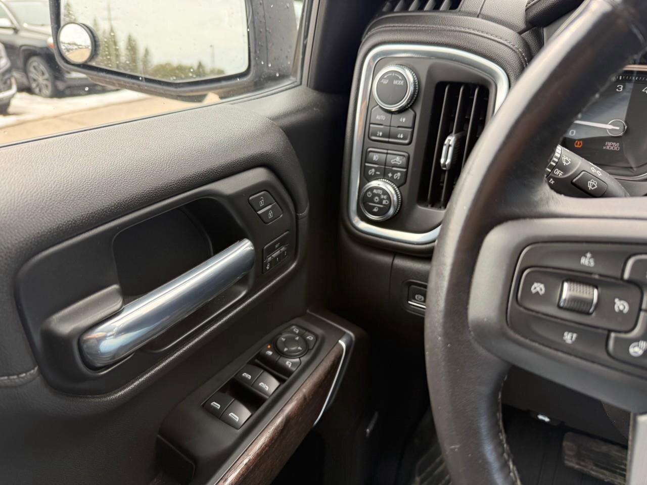 2022 GMC Sierra 1500 Limited 4WD Crew Cab 147  Denali Photo