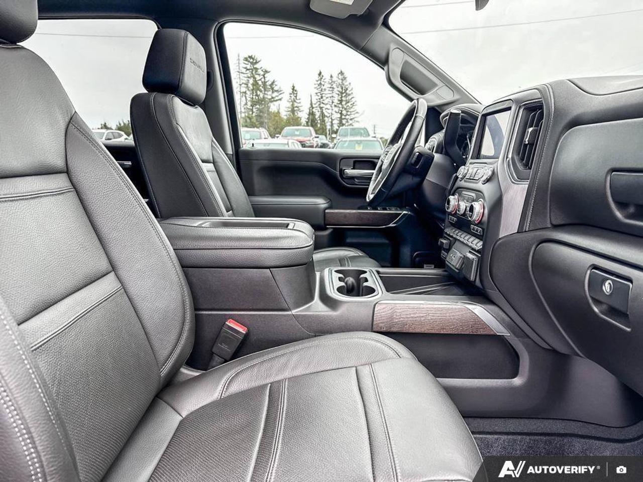 2022 GMC Sierra 1500 Limited Denali WINTER WHEELS AND TIRES. RUNNING BOARDS, TO Photo