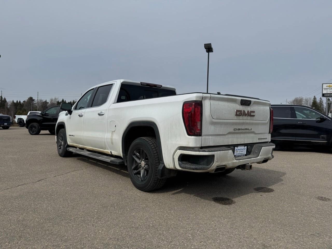 2023 GMC Sierra 1500 4WD Crew Cab 157  Denali Photo