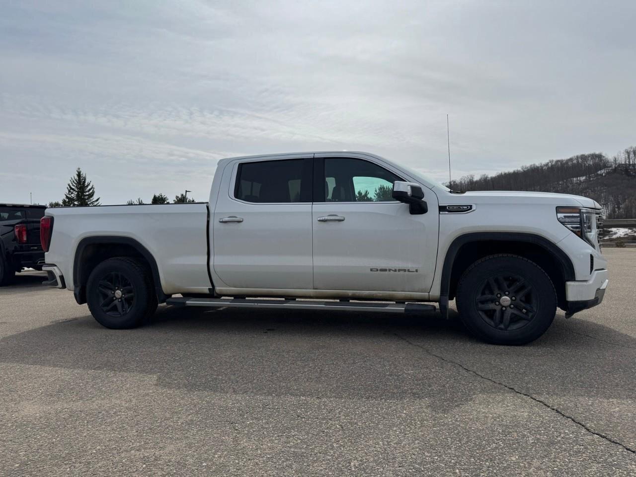 2023 GMC Sierra 1500 4WD Crew Cab 157  Denali Photo