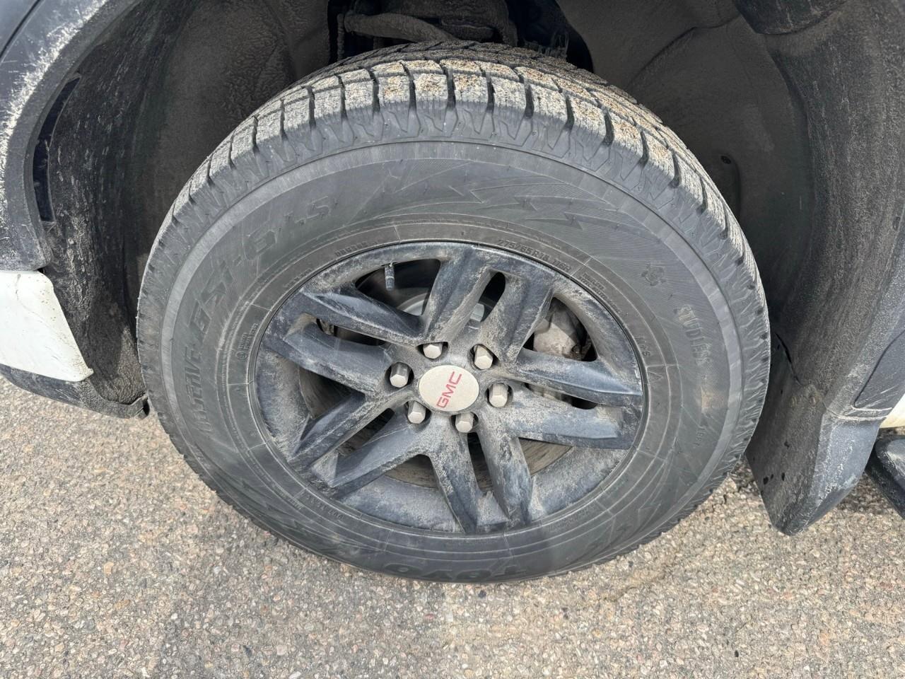 2023 GMC Sierra 1500 4WD Crew Cab 157  Denali Photo