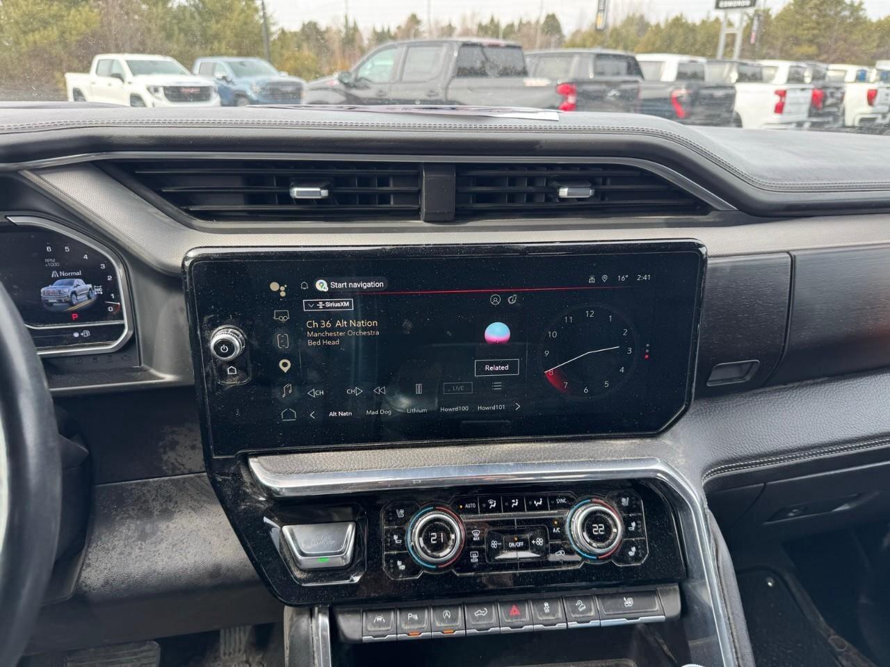 2023 GMC Sierra 1500 4WD Crew Cab 157  Denali Photo