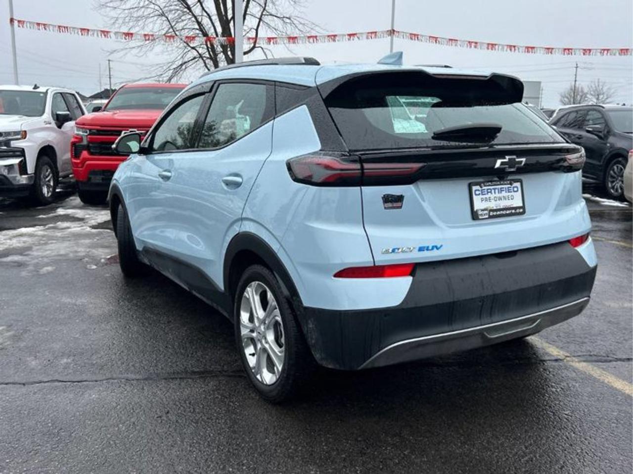 2023 Chevrolet Bolt EUV LT | Heated Wheel + Seats | CarPlay + Android | Power Seat | Rear Camera | and More ! Photo