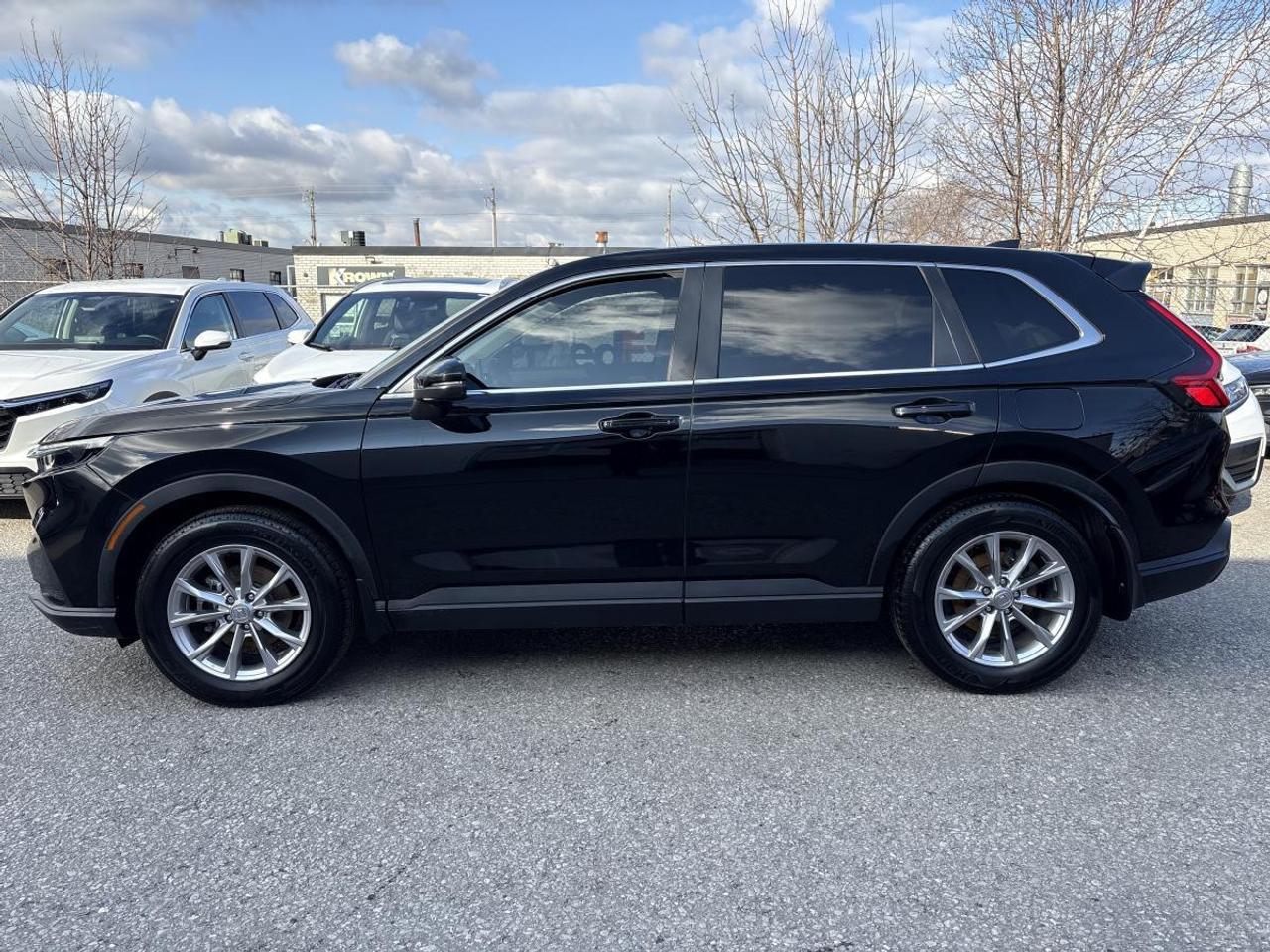 2023 Honda CR-V Ex-L AWD w/2 Sets of Tires Photo