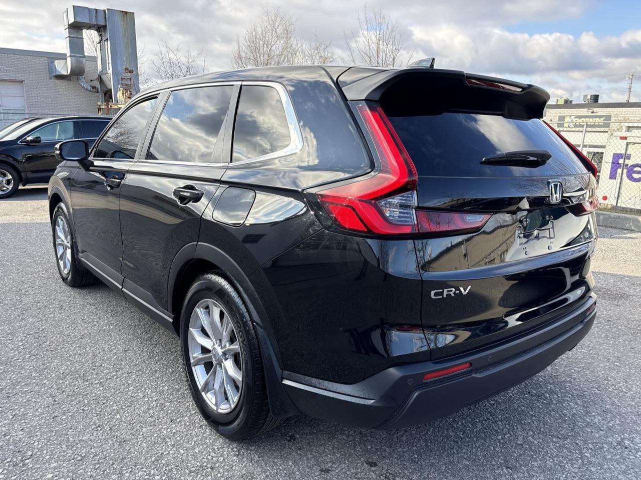2023 Honda CR-V Ex-L AWD w/2 Sets of Tires Photo