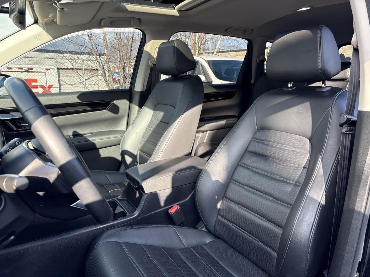 2023 Honda CR-V Ex-L AWD w/2 Sets of Tires Photo