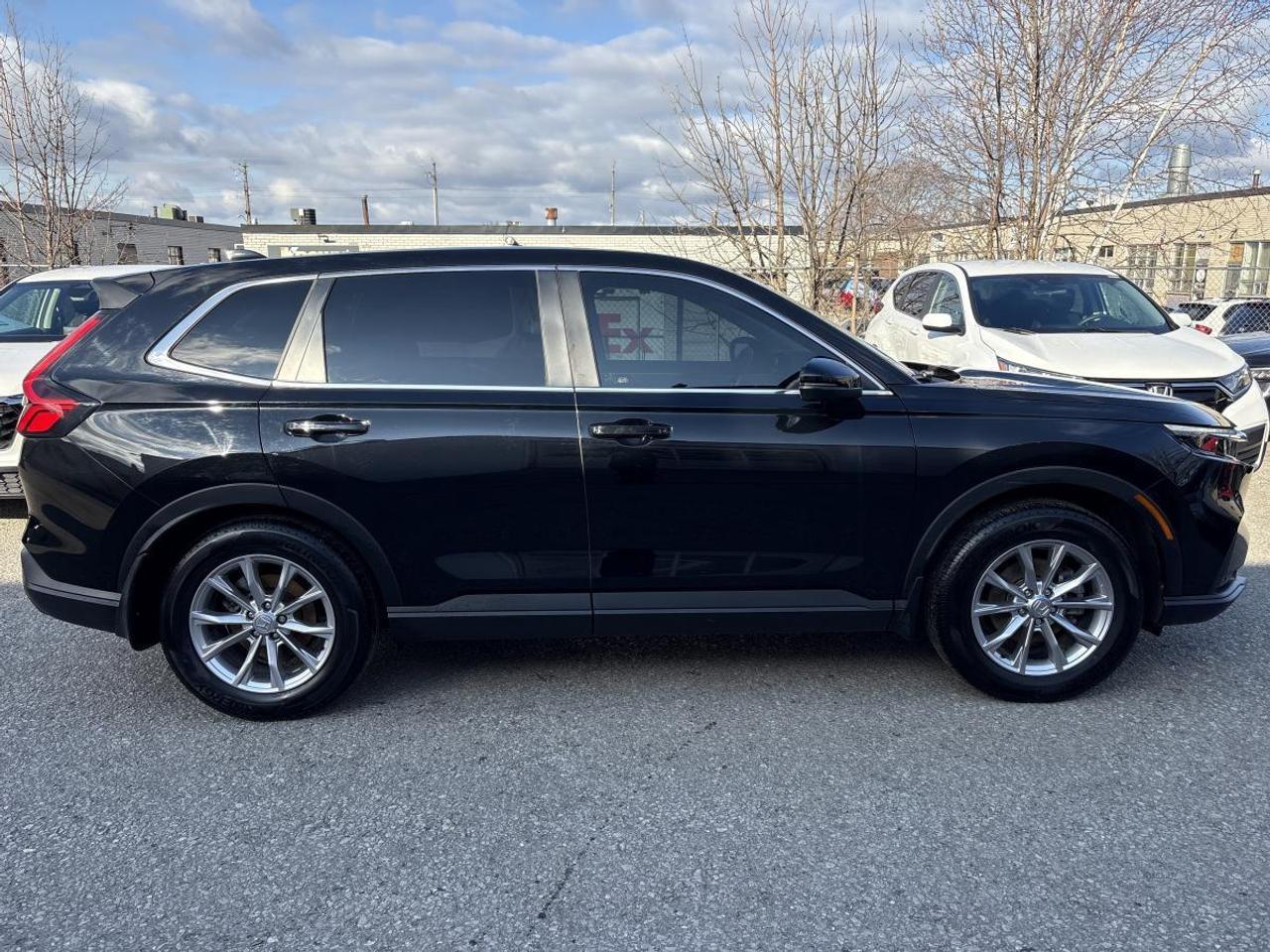 2023 Honda CR-V Ex-L AWD w/2 Sets of Tires Photo