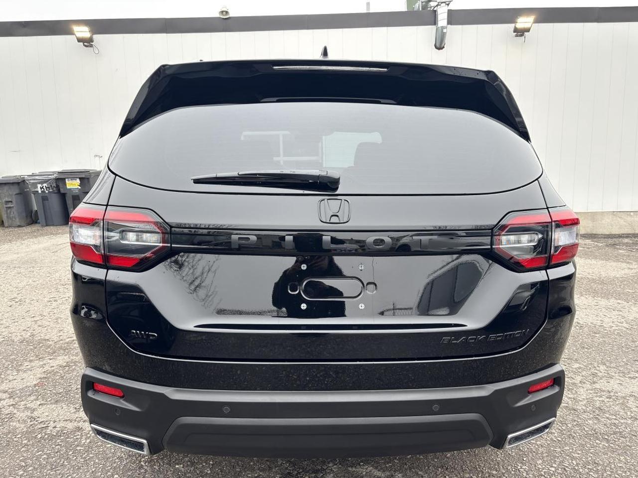 2025 Honda Pilot Black Edition Honda Certified 7YR/160K Warranty Photo2