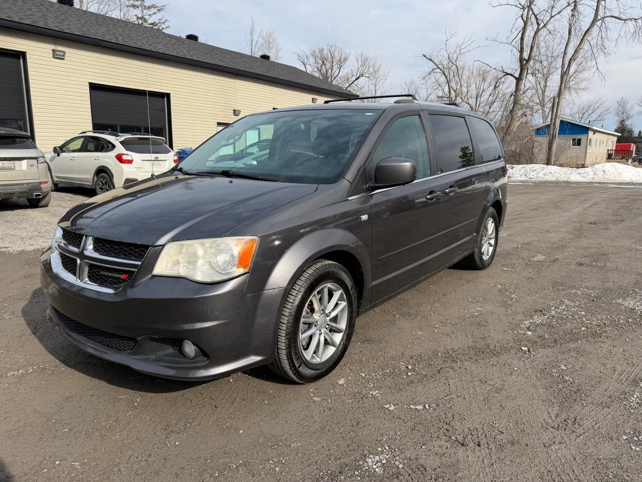 2014 Dodge Grand Caravan SE/SXT Passenger Van Photo0