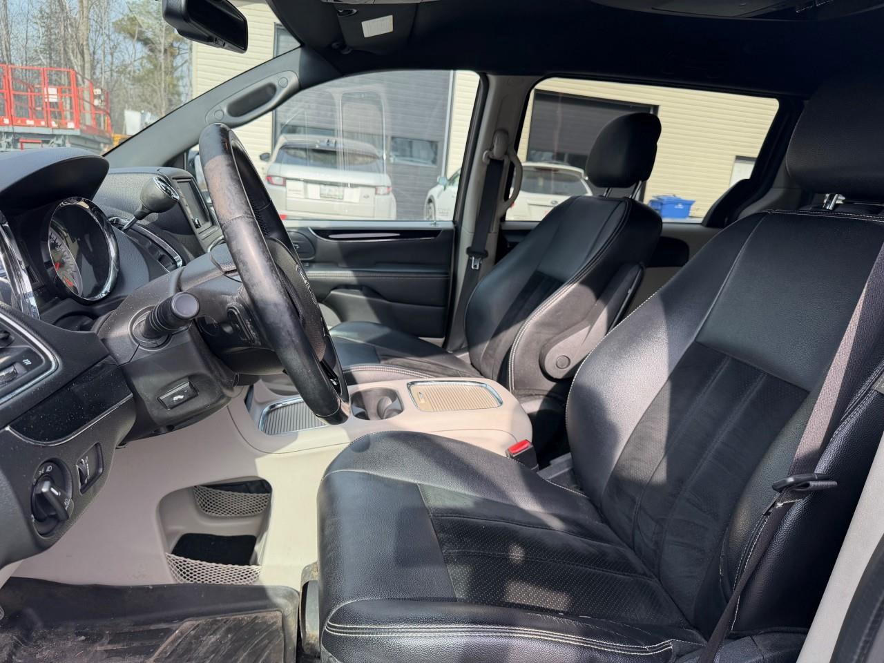 2014 Dodge Grand Caravan SE/SXT Passenger Van Photo