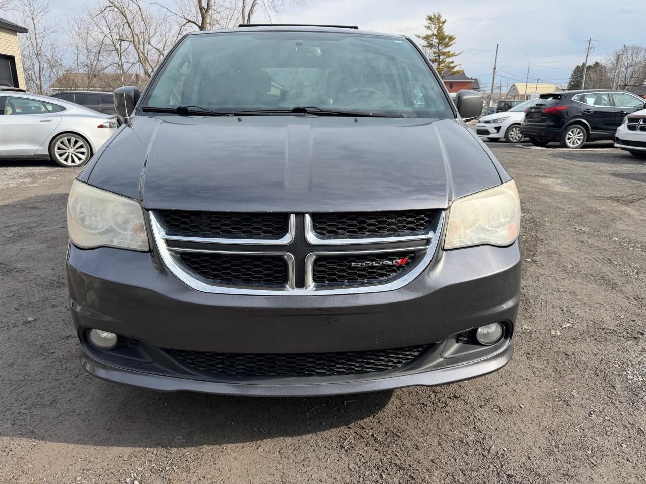 2014 Dodge Grand Caravan SE/SXT Passenger Van Photo