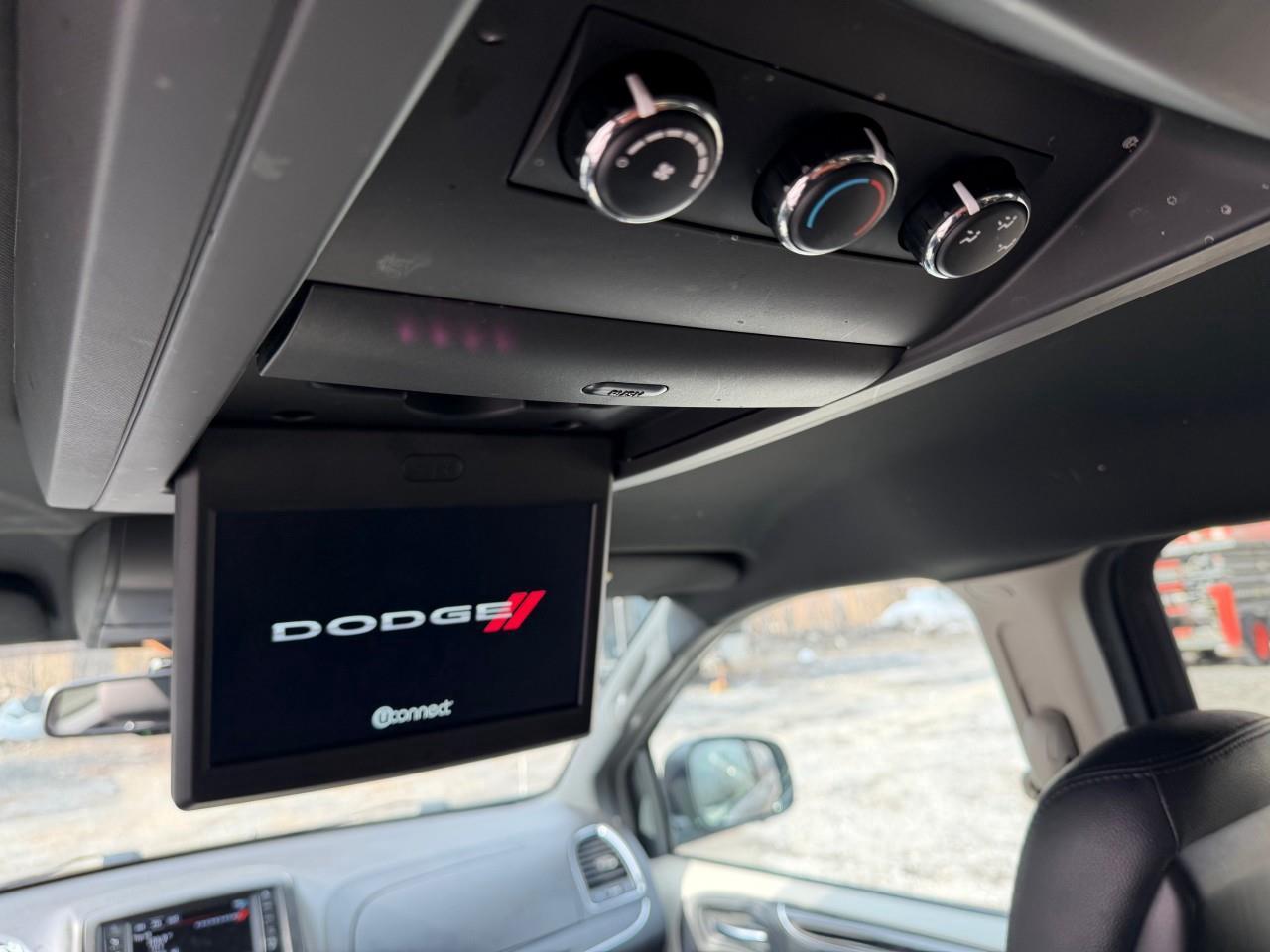 2014 Dodge Grand Caravan SE/SXT Passenger Van Photo