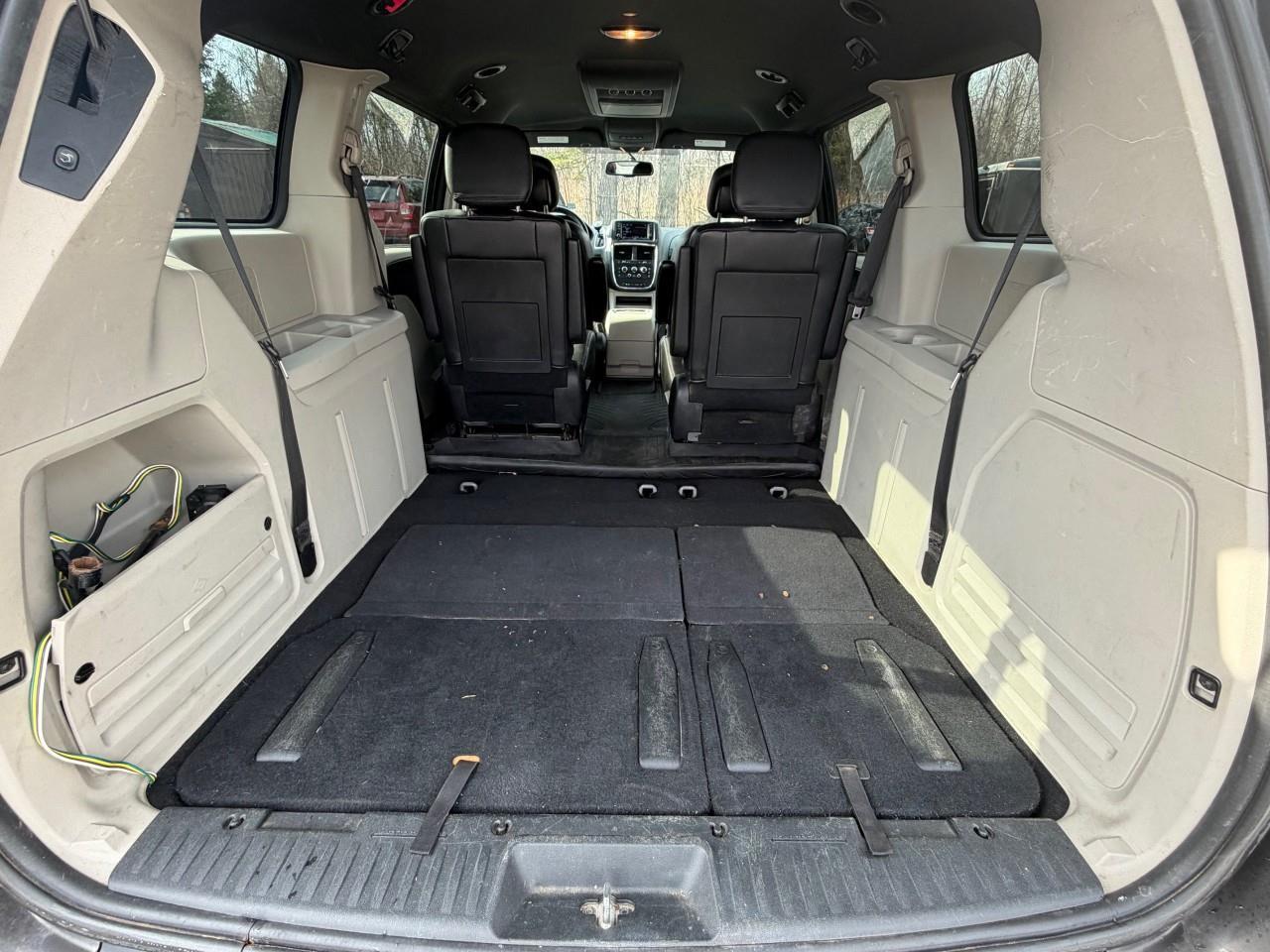 2014 Dodge Grand Caravan SE/SXT Passenger Van Photo