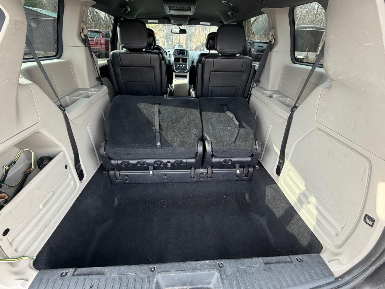 2014 Dodge Grand Caravan SE/SXT Passenger Van Photo