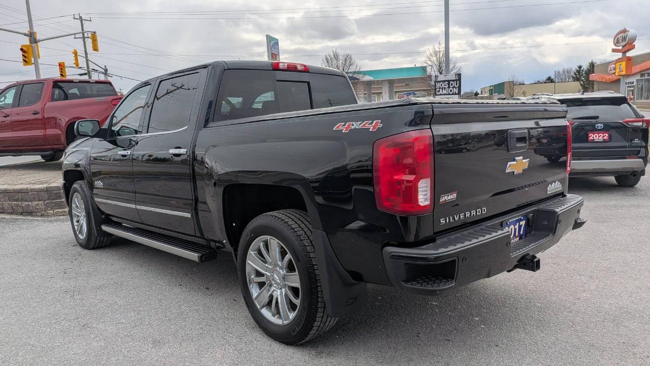 2017 Chevrolet Silverado 1500 Crew Cab Short Box 4-Wheel Drive High Country Photo4