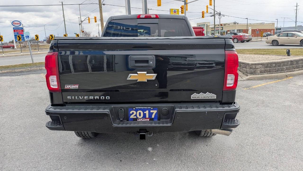 2017 Chevrolet Silverado 1500 Crew Cab Short Box 4-Wheel Drive High Country Photo3