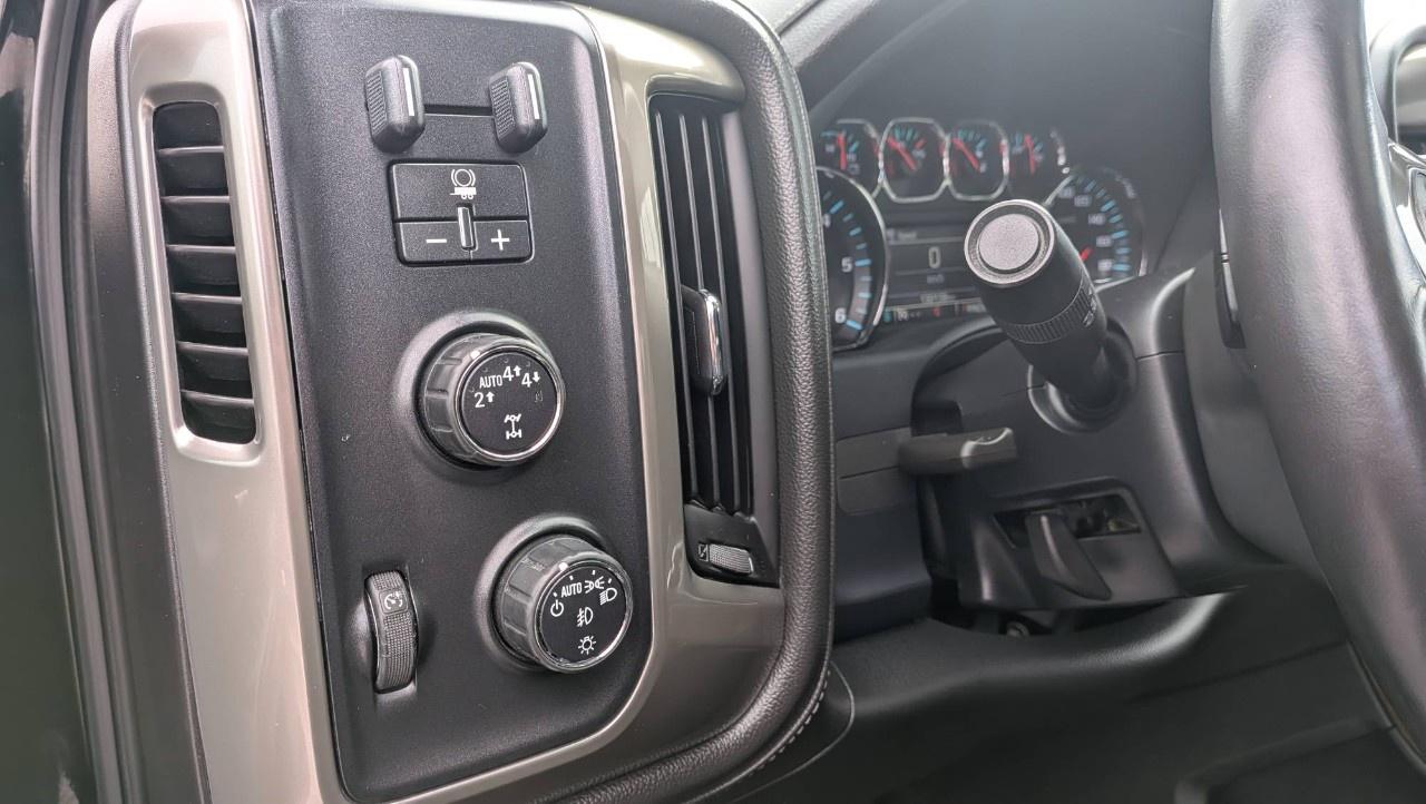 2017 Chevrolet Silverado 1500 Crew Cab Short Box 4-Wheel Drive High Country Photo