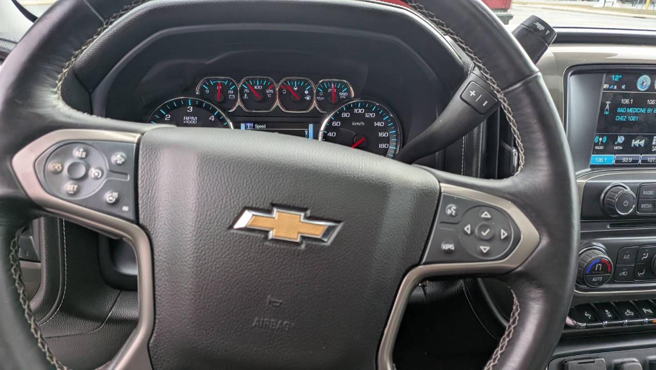 2017 Chevrolet Silverado 1500 Crew Cab Short Box 4-Wheel Drive High Country Photo