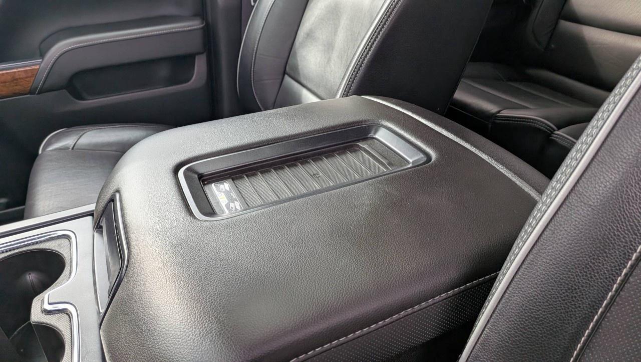 2017 Chevrolet Silverado 1500 Crew Cab Short Box 4-Wheel Drive High Country Photo