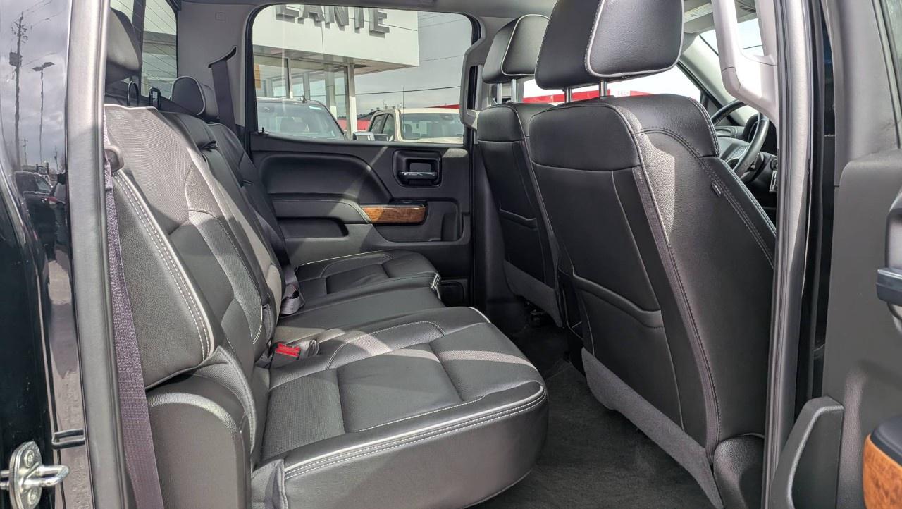 2017 Chevrolet Silverado 1500 Crew Cab Short Box 4-Wheel Drive High Country Photo