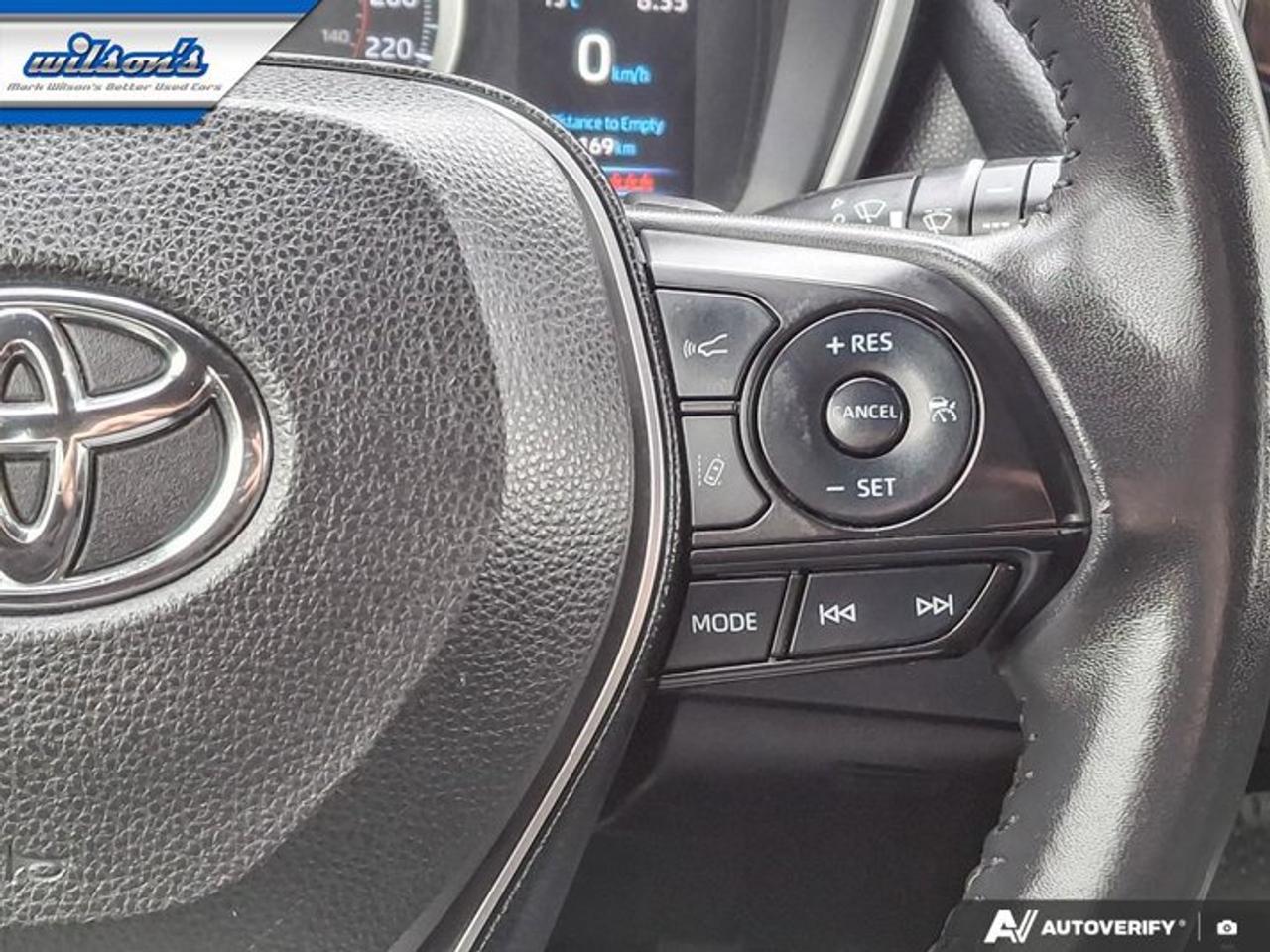 2019 Toyota Corolla Hatchback SE | Heated Seats | Bluetooth | Rear Camera | Alloy Wheels | and More ! Photo