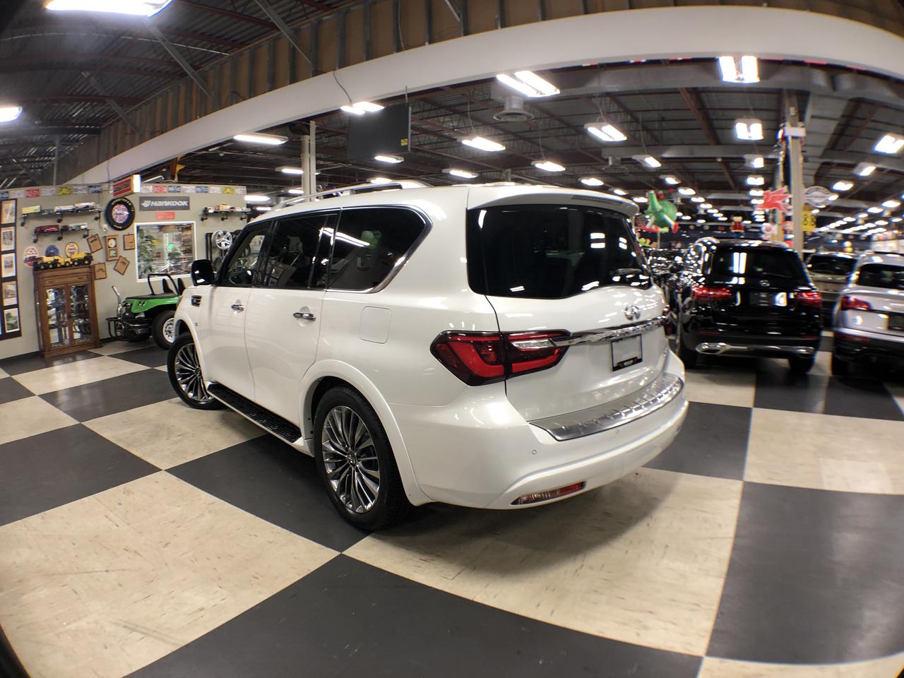 2018 Infiniti QX80 LIMITED AWD 8 PASS AWD LEATHER SUNROOF NAV DVD CAM Photo4