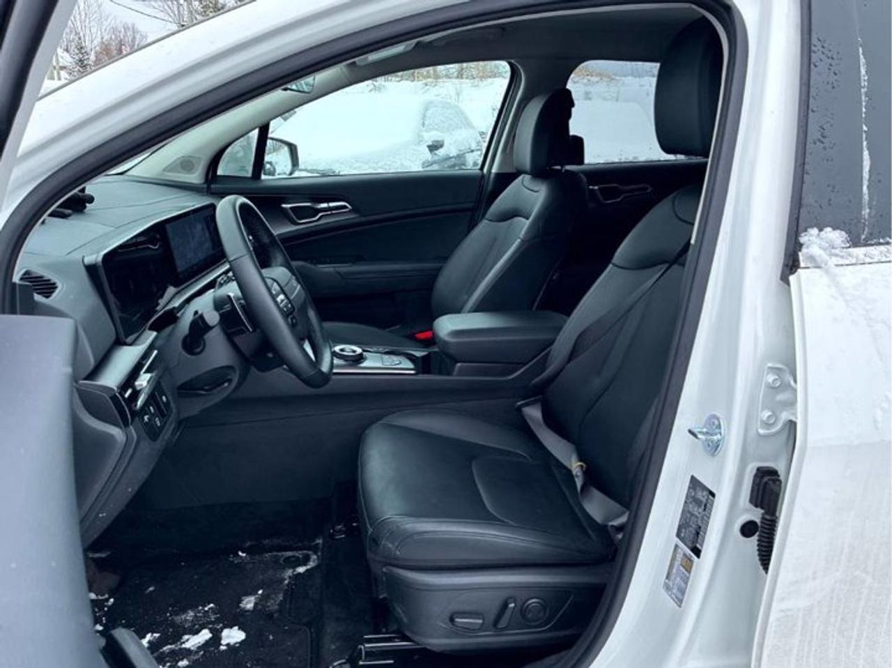 2026 Kia Sportage Hybrid EX AWD | Leather | Heated Seats + Steering | Remote Start | Smart Cruise | Lane Keep | and More ! Photo2